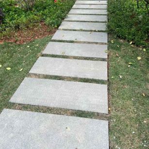 绥化 芝麻黑小区踏步、汀步石铺装效果