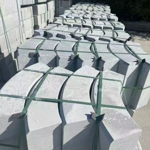 绥化 芝麻灰弧形路沿石