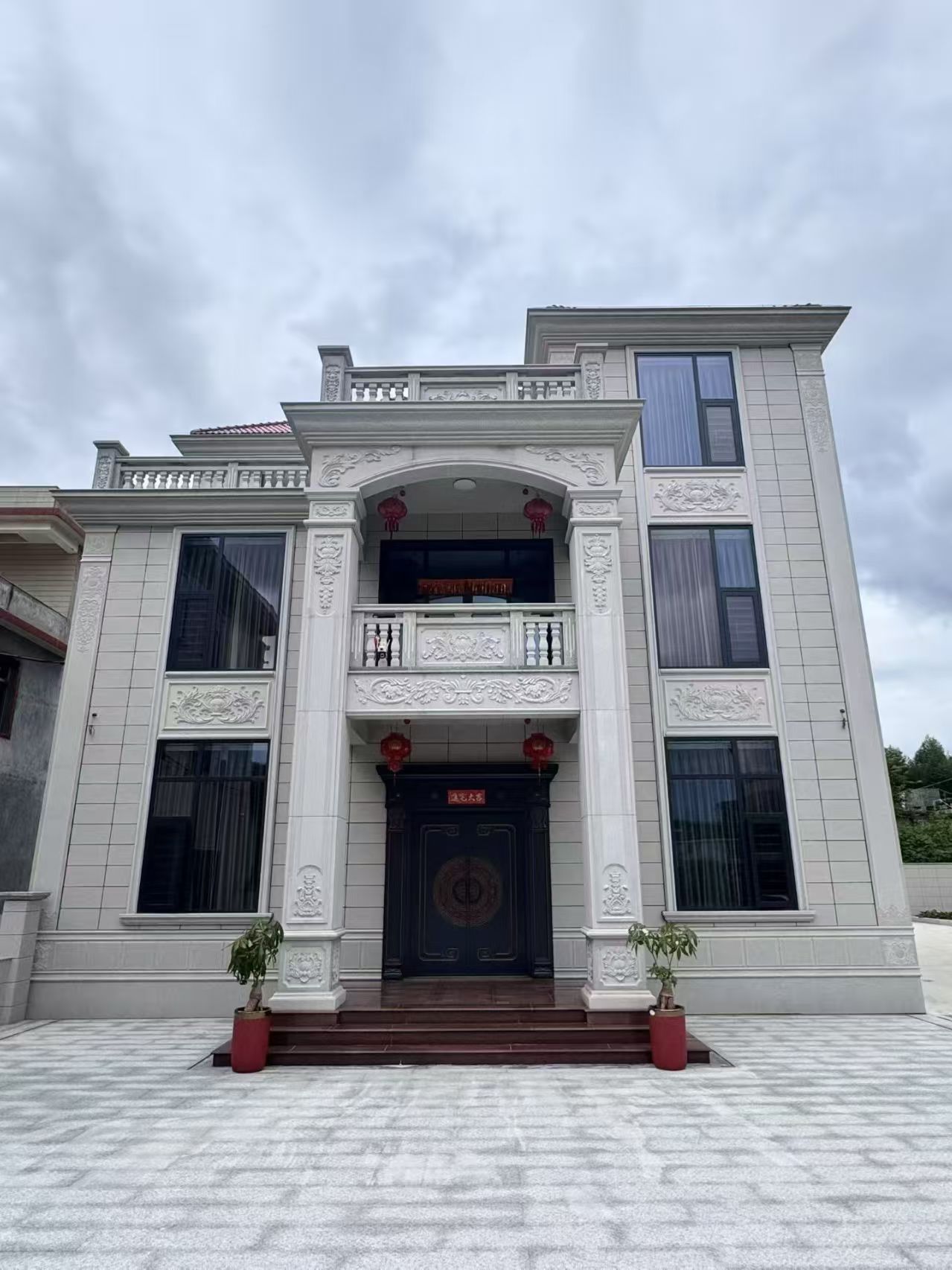 绥化 芝麻白石材别墅干挂案例展示