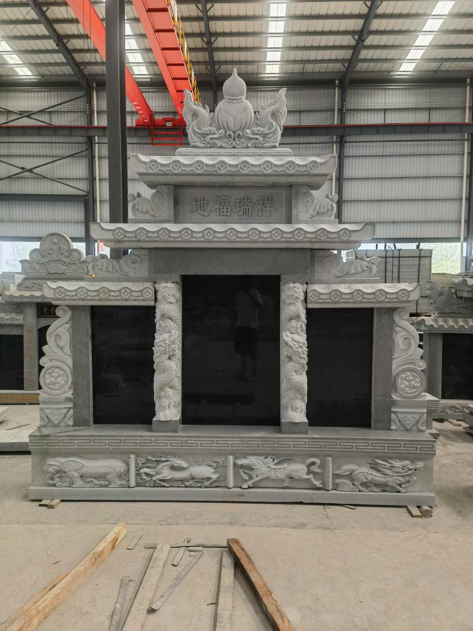 绥化 芝麻灰高档墓碑、土墓，一套也支持定做