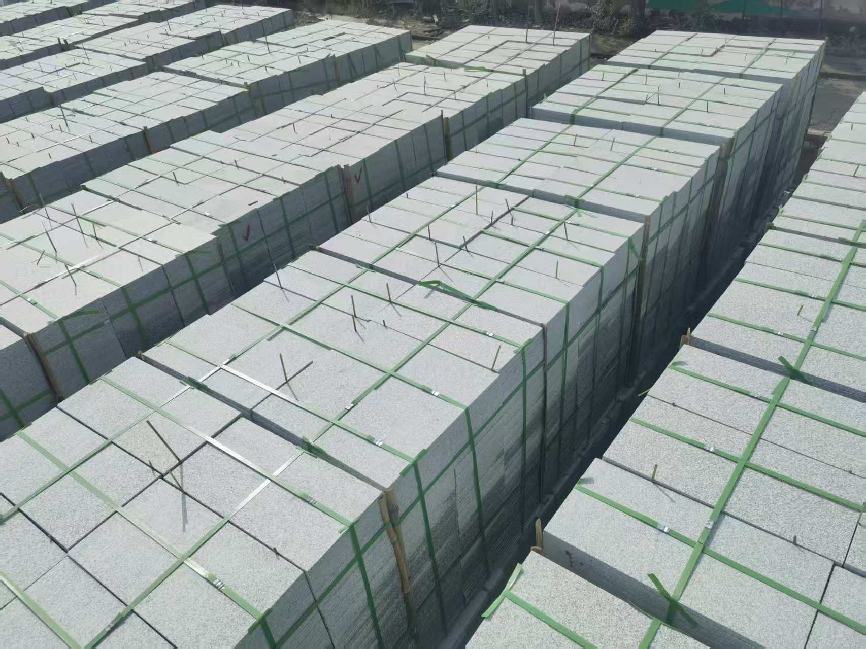 绥化 芝麻白1.8公分火烧300*600地铺，清仓大甩卖