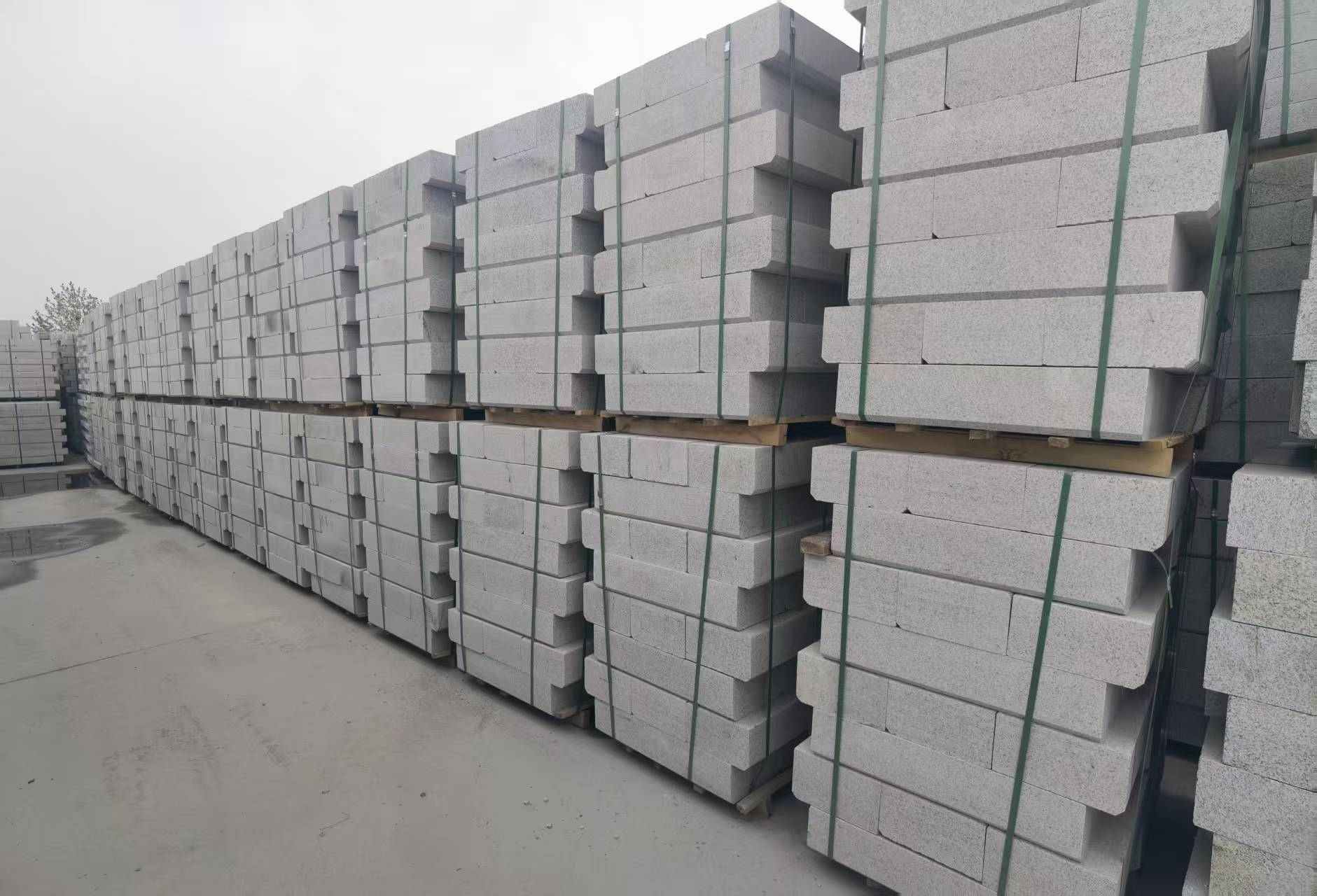 绥化 芝麻白路沿石