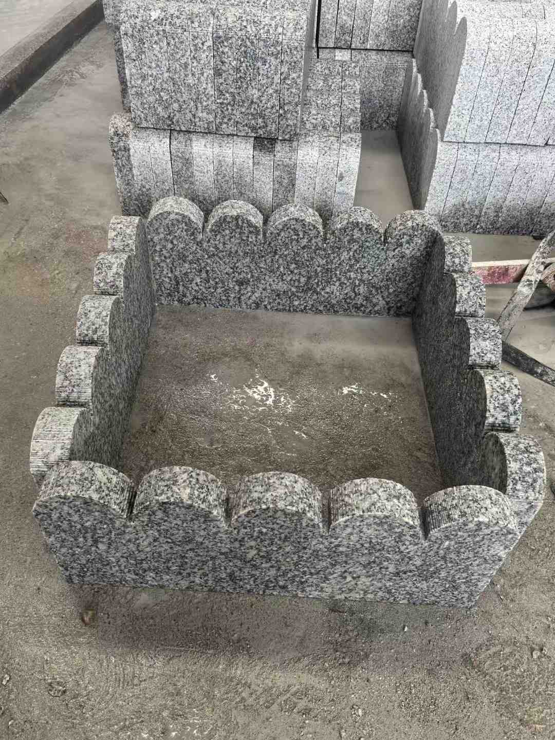 绥化 花边石、花坛围栏石、花池界石、菜园栅栏石、镶边石、波浪状界石介绍