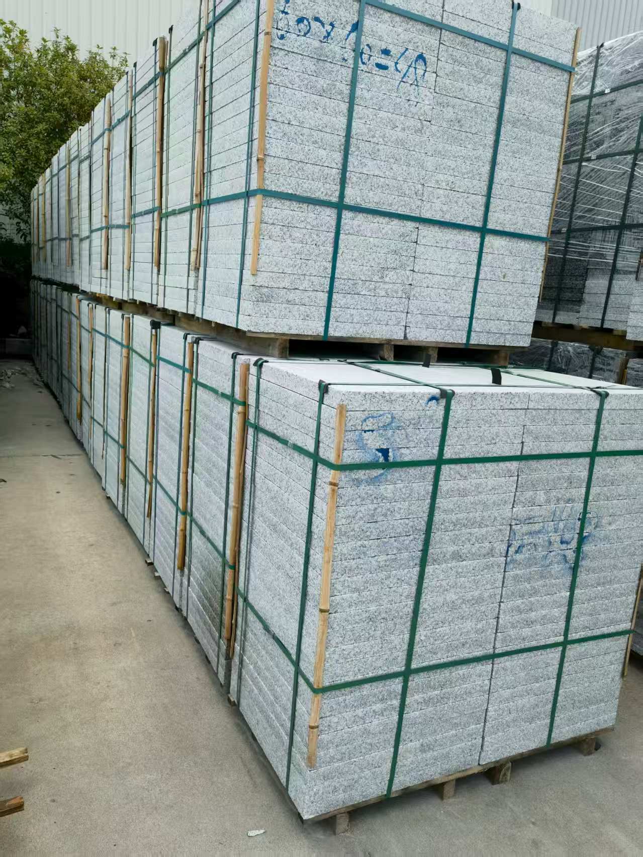 绥化 大花芙蓉白火烧成品，市政园林广场地铺石